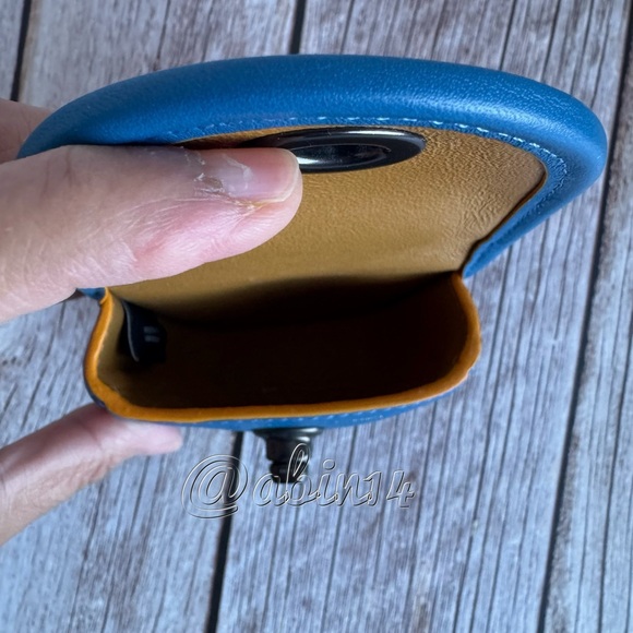 NWT Coach Mini Saddle Leather Turnlock Bag Charm - Picture 4 of 5